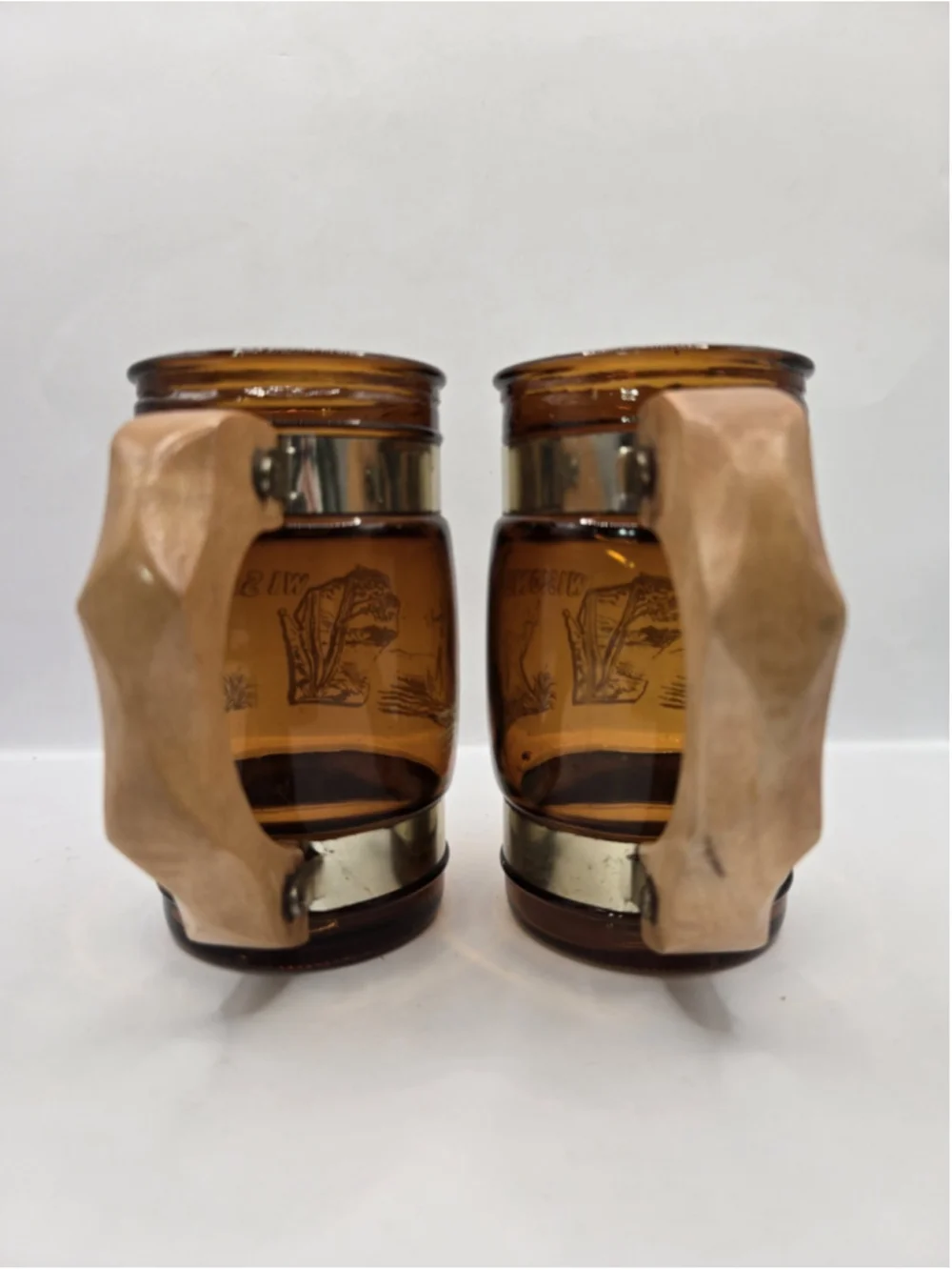 Vintage Set Of 2 Siesta Ware Amber Glass Wood Handle Mug WISCONSIN 4.5in